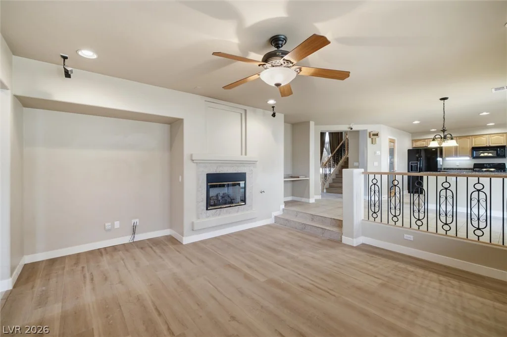 28 Glaring, Henderson, NV 89002