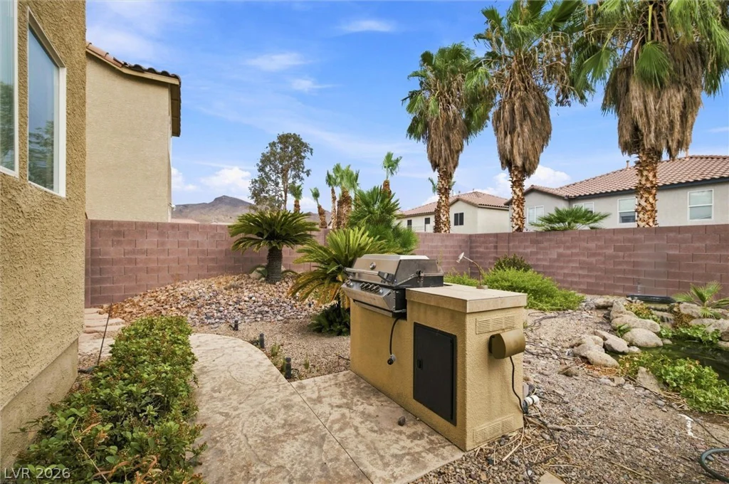 28 Glaring, Henderson, NV 89002