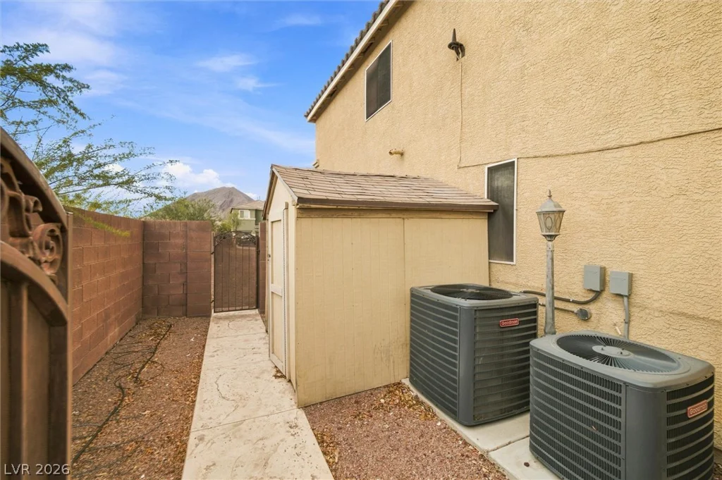 28 Glaring, Henderson, NV 89002
