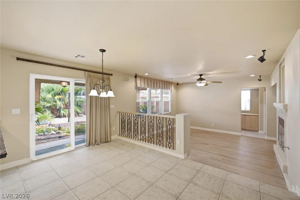 28 Glaring, Henderson, NV 89002