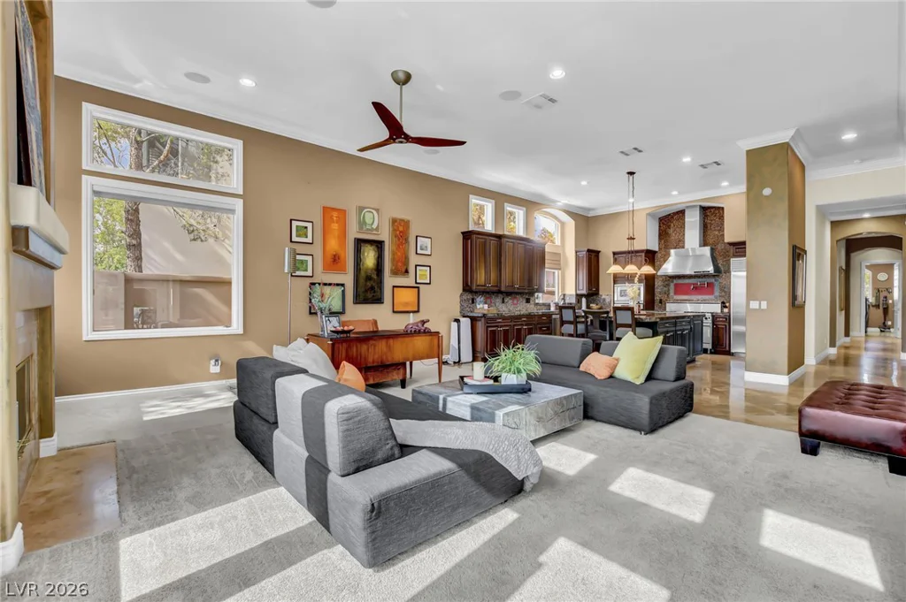 805 Ville Franche, Las Vegas, NV 89145