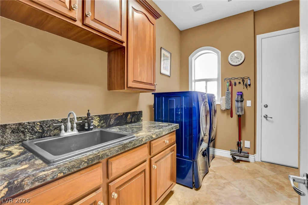 805 Ville Franche, Las Vegas, NV 89145