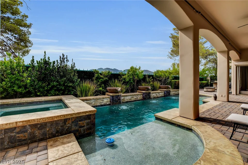 805 Ville Franche, Las Vegas, NV 89145