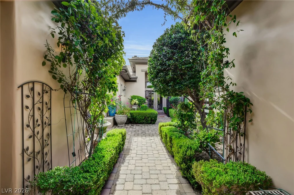 805 Ville Franche, Las Vegas, NV 89145