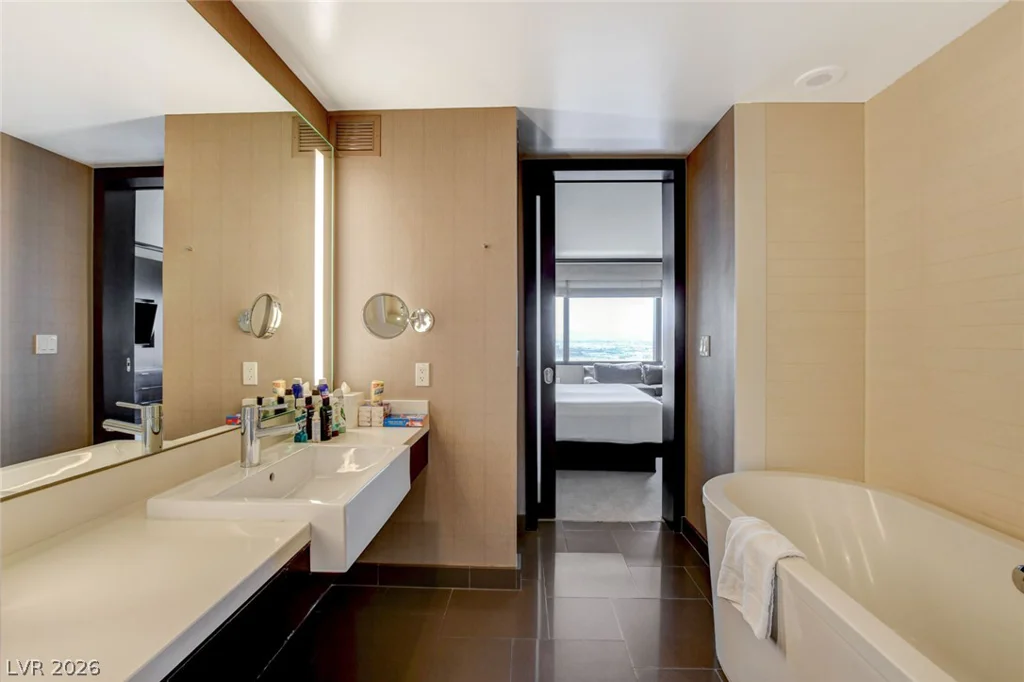 2600 Harmon, Las Vegas, NV 89158