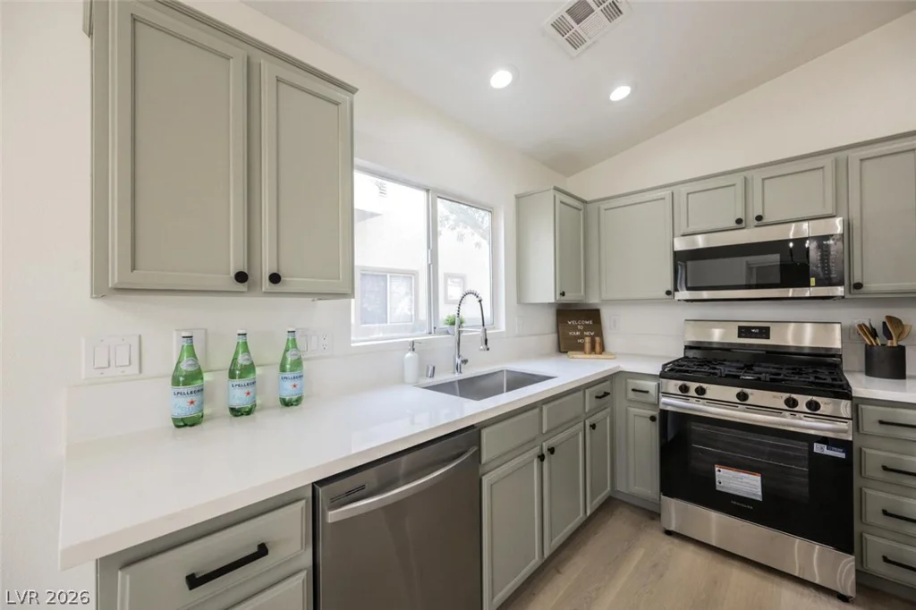 4209 Delhi, North Las Vegas, NV 89032