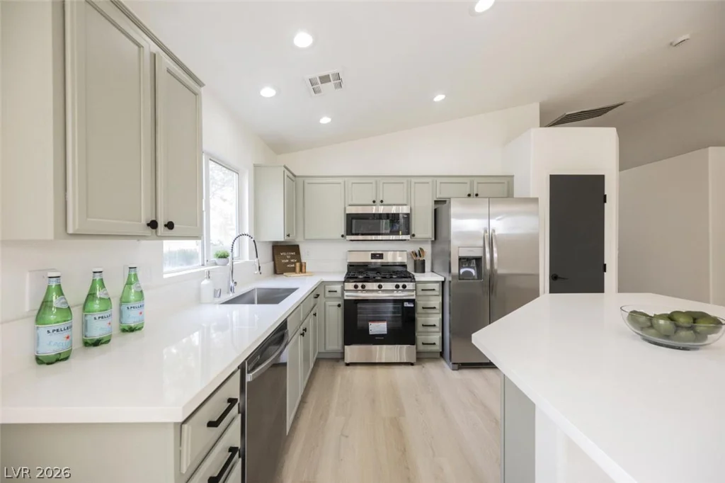 4209 Delhi, North Las Vegas, NV 89032