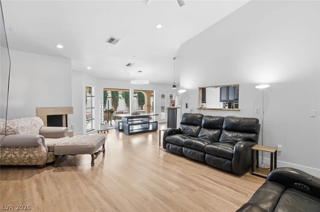 6425 Tara, Las Vegas, NV 89146