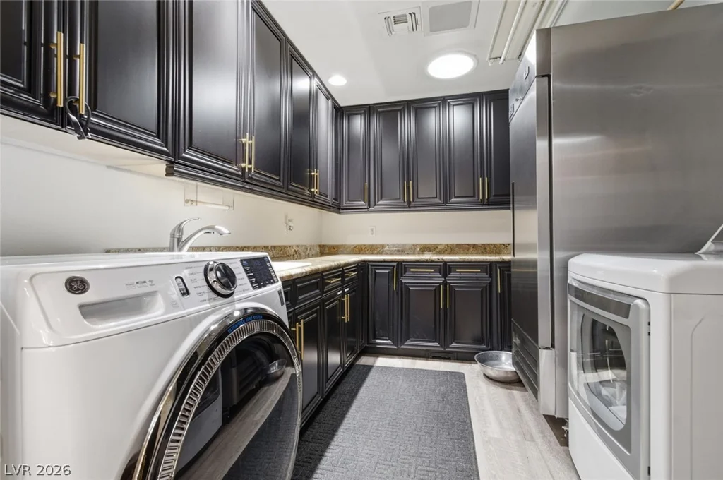6425 Tara, Las Vegas, NV 89146
