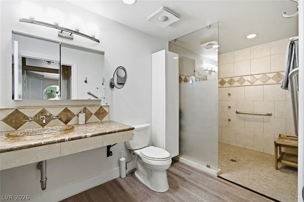 6425 Tara, Las Vegas, NV 89146
