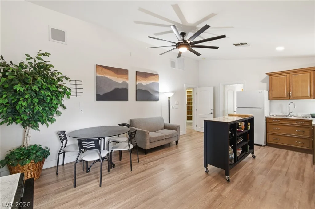 6425 Tara, Las Vegas, NV 89146
