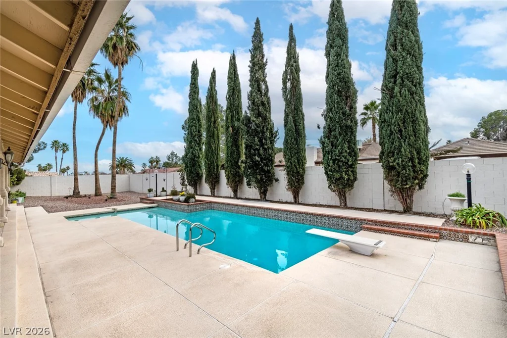 6425 Tara, Las Vegas, NV 89146