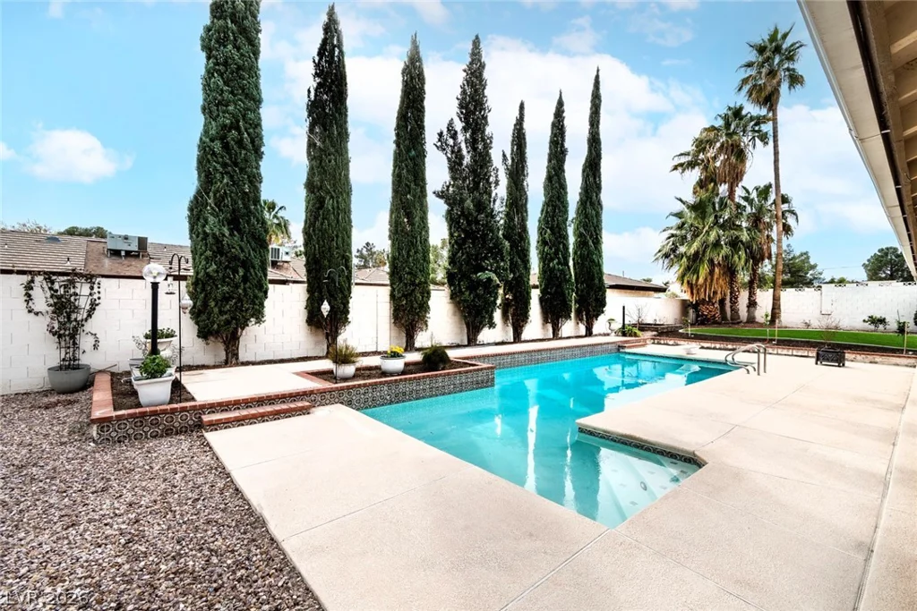 6425 Tara, Las Vegas, NV 89146