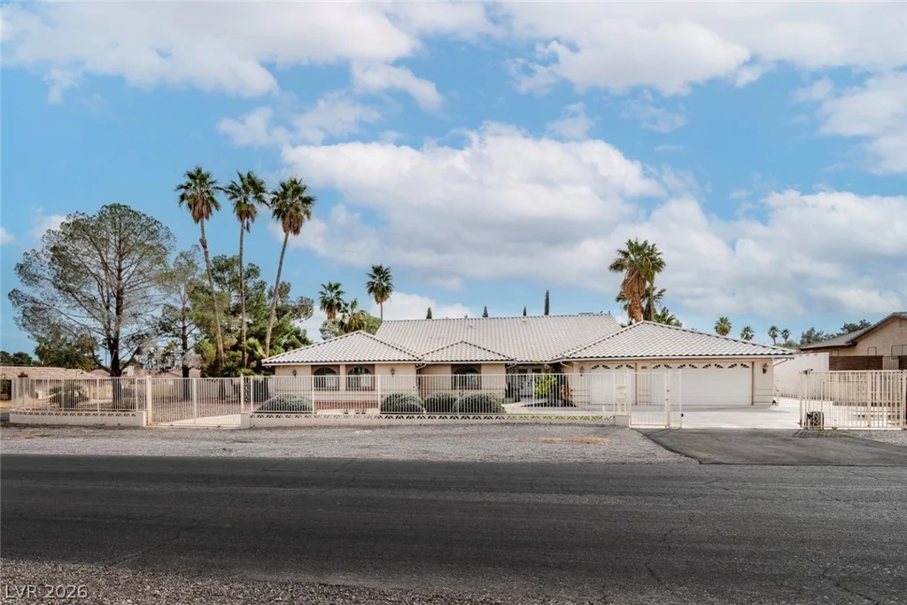 6425 Tara, Las Vegas, NV 89146