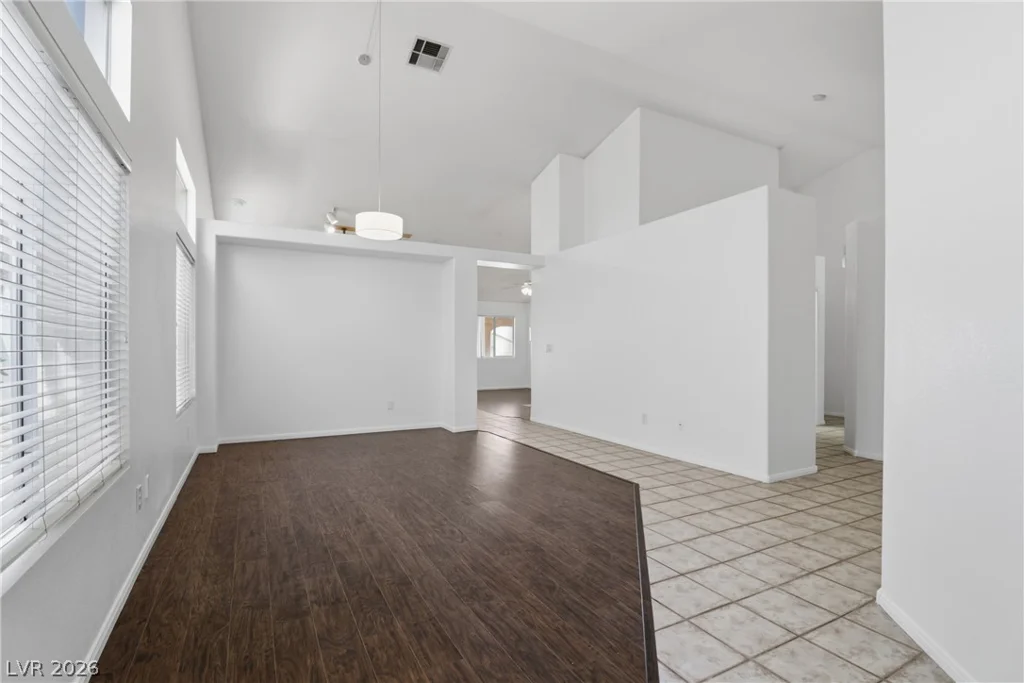 3570 Yorba Linda, Las Vegas, NV 89122