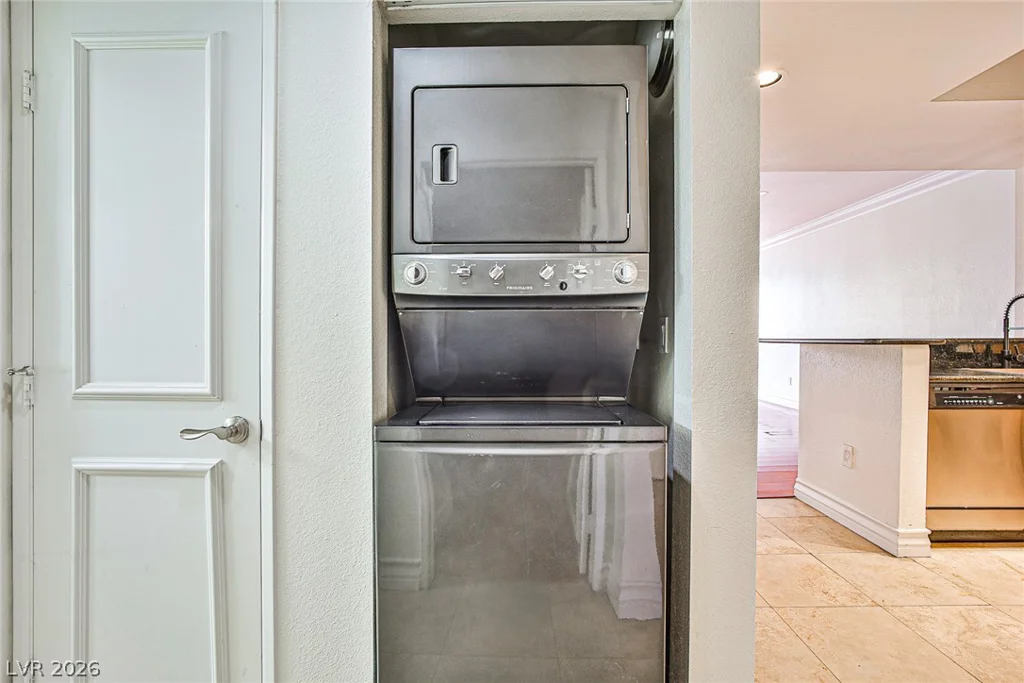 210 Flamingo, Las Vegas, NV 89169