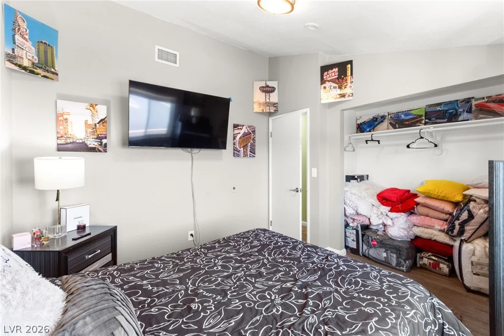 7733 Parakeet, Las Vegas, NV 89145