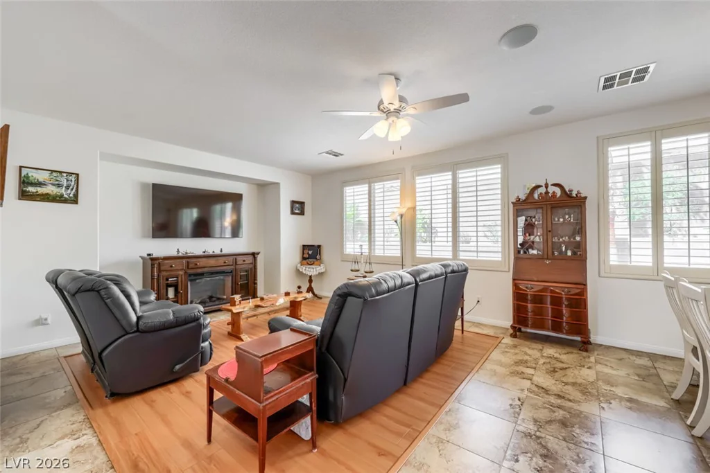 6811 Pleasantville, Las Vegas, NV 89149