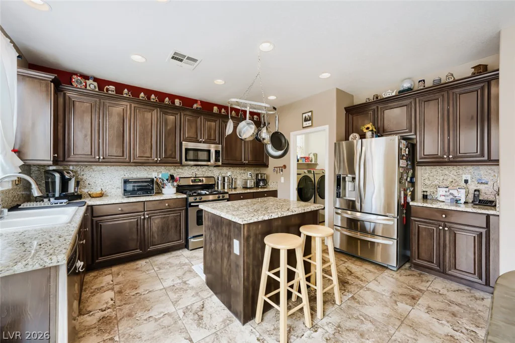 6811 Pleasantville, Las Vegas, NV 89149