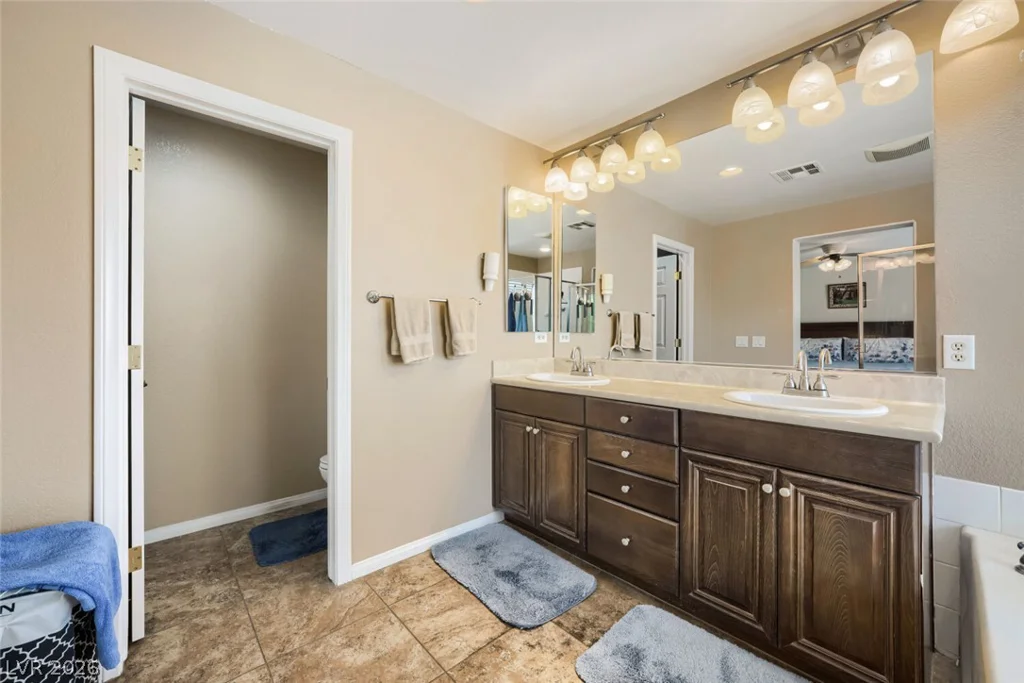 6811 Pleasantville, Las Vegas, NV 89149
