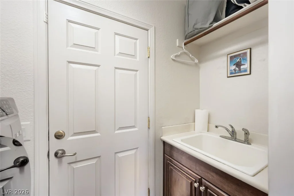 6811 Pleasantville, Las Vegas, NV 89149