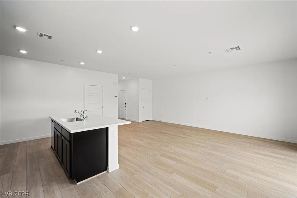 9951 Kimura Hills, Las Vegas, NV 89129