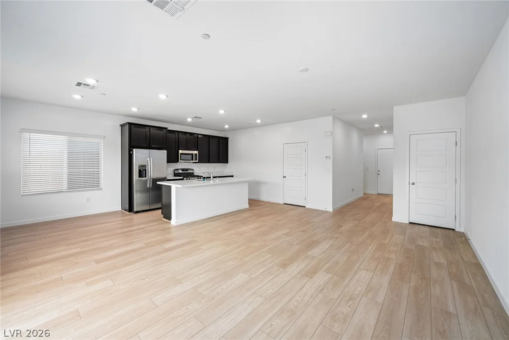 9951 Kimura Hills, Las Vegas, NV 89129