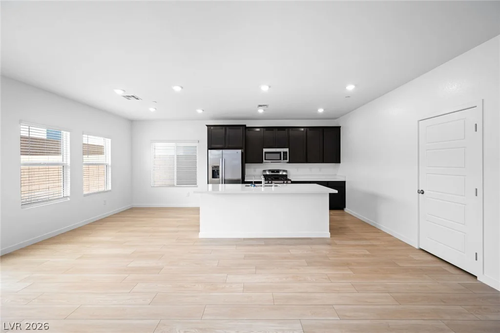 9951 Kimura Hills, Las Vegas, NV 89129