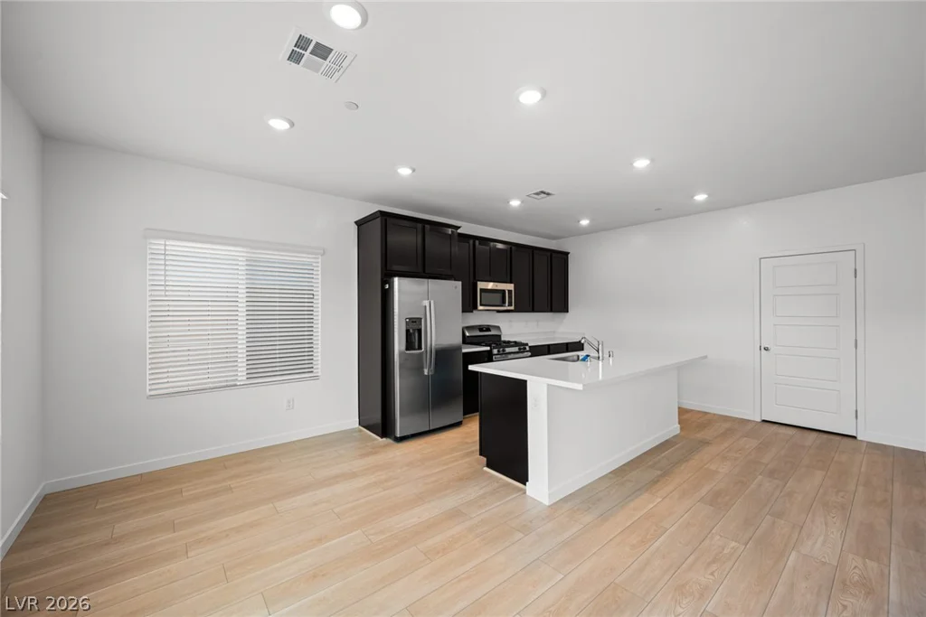 9951 Kimura Hills, Las Vegas, NV 89129