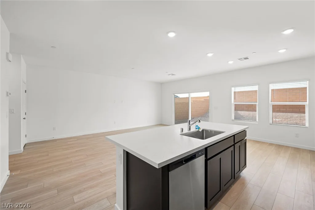 9951 Kimura Hills, Las Vegas, NV 89129