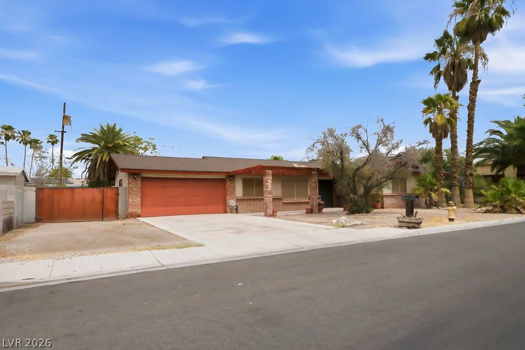 4548 Cleveland, Las Vegas, NV 89104
