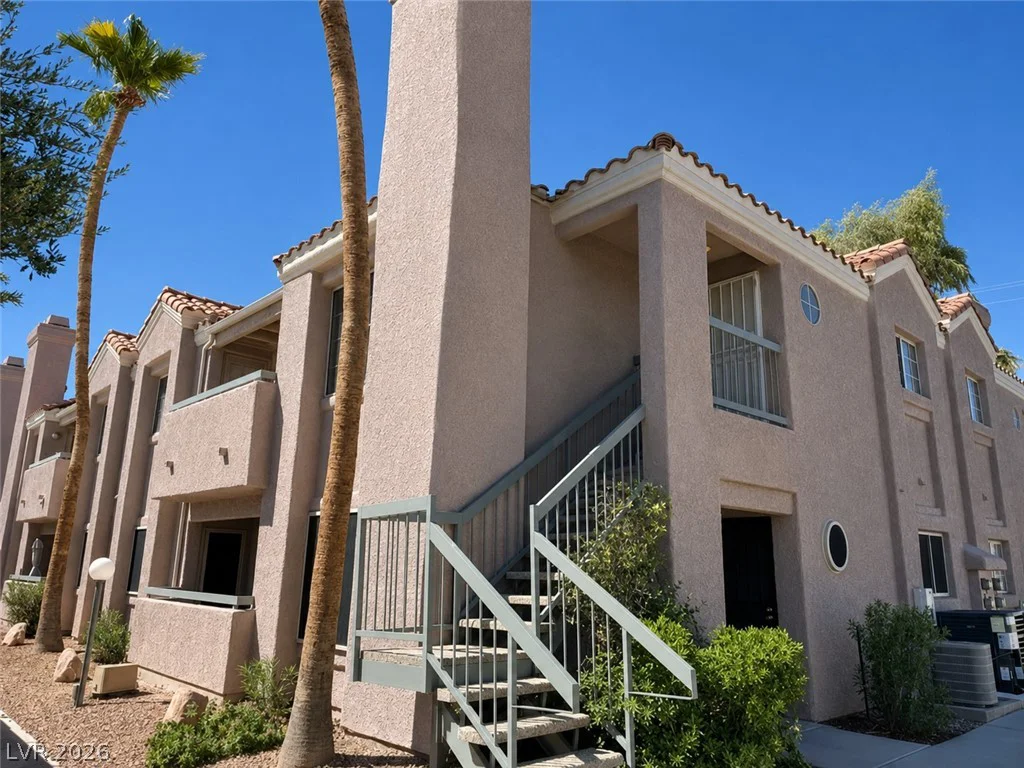 1375 Hacienda, Las Vegas, NV 89119