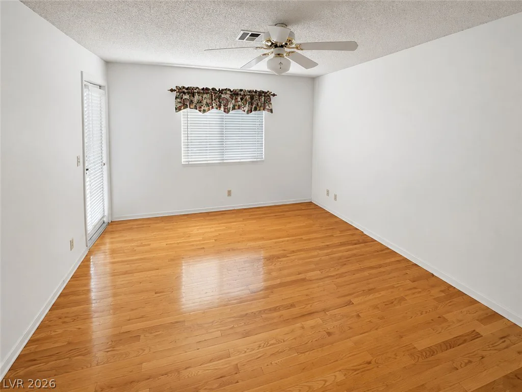 1375 Hacienda, Las Vegas, NV 89119