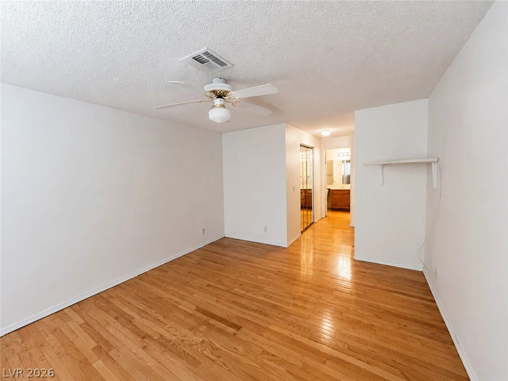 1375 Hacienda, Las Vegas, NV 89119