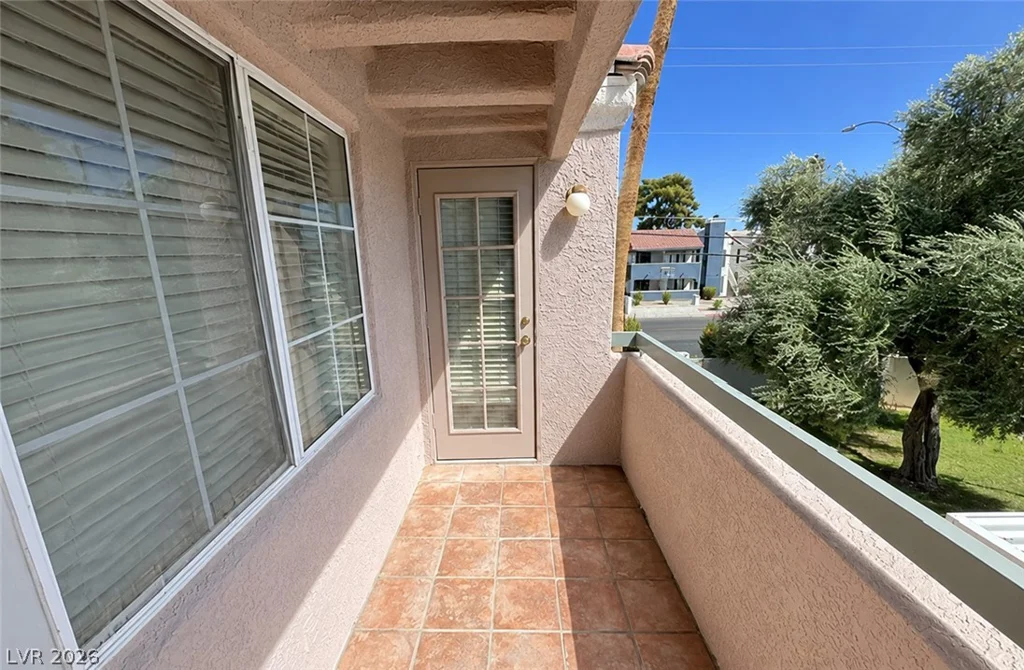 1375 Hacienda, Las Vegas, NV 89119