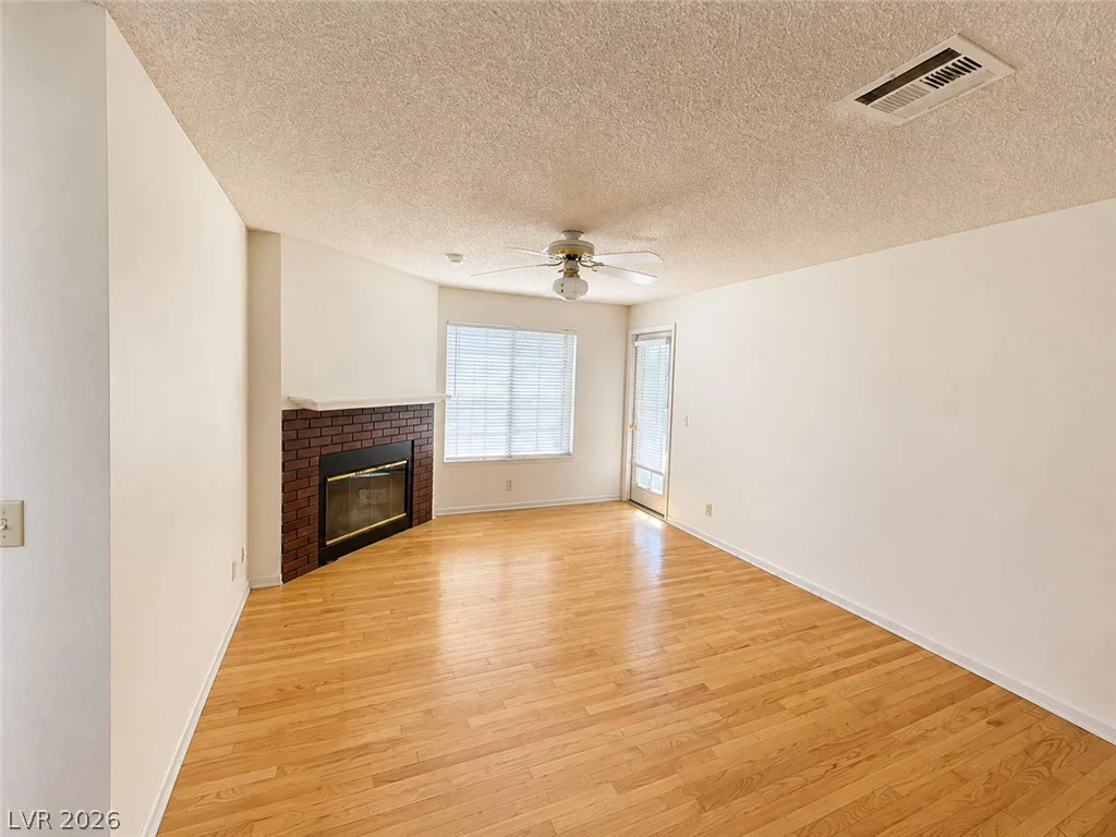 1375 Hacienda, Las Vegas, NV 89119