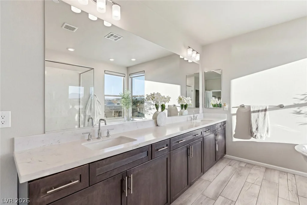 8727 Twisted Vine, Las Vegas, NV 89139