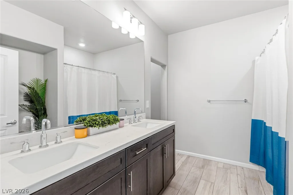 8727 Twisted Vine, Las Vegas, NV 89139