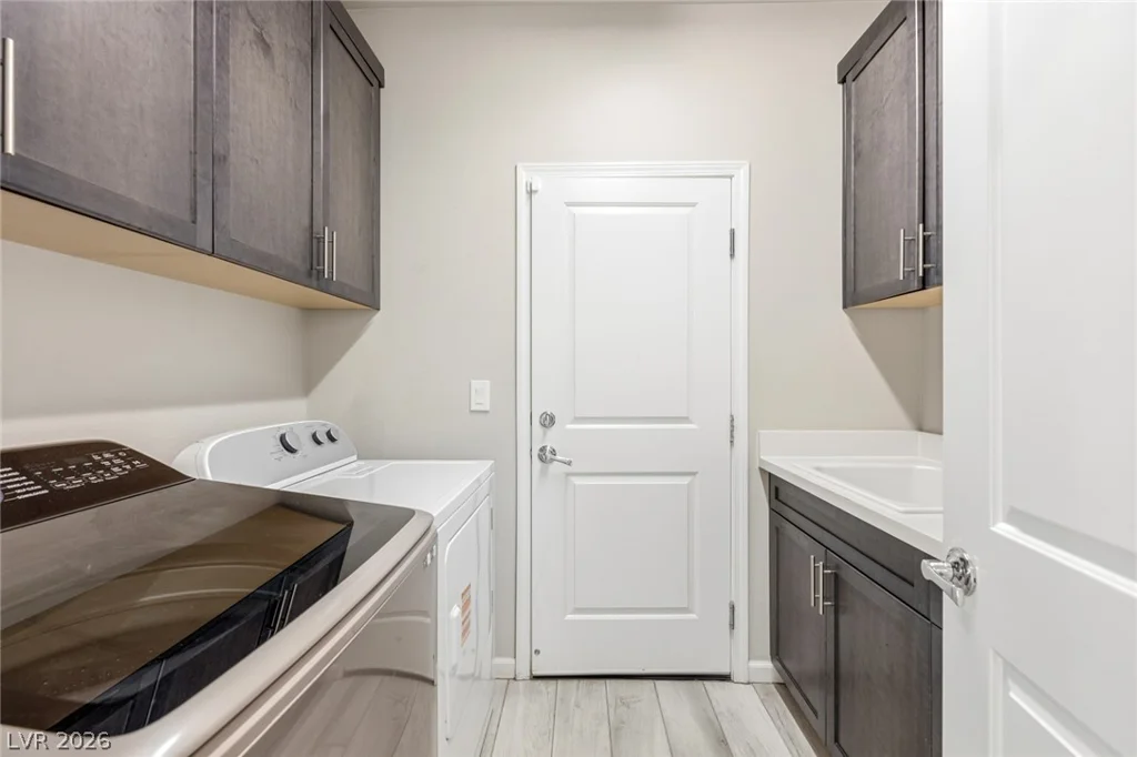 8727 Twisted Vine, Las Vegas, NV 89139