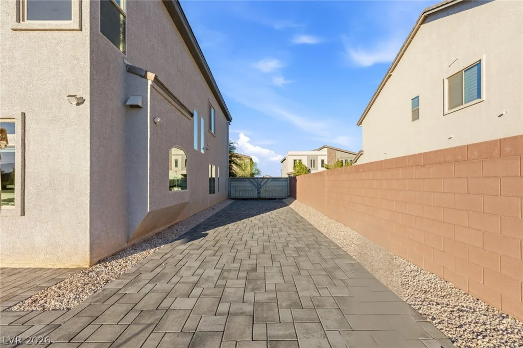 8727 Twisted Vine, Las Vegas, NV 89139