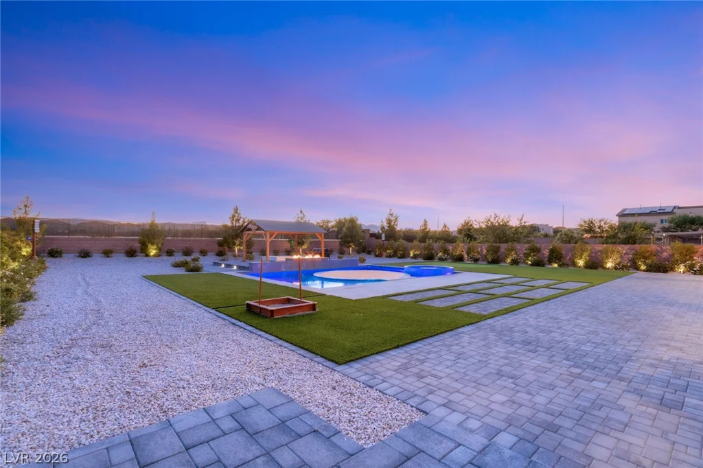 8727 Twisted Vine, Las Vegas, NV 89139