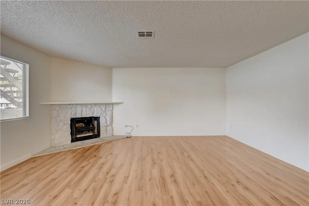 2713 Beaver Creek, Las Vegas, NV 89117