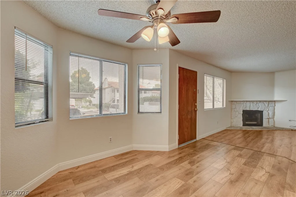 2713 Beaver Creek, Las Vegas, NV 89117