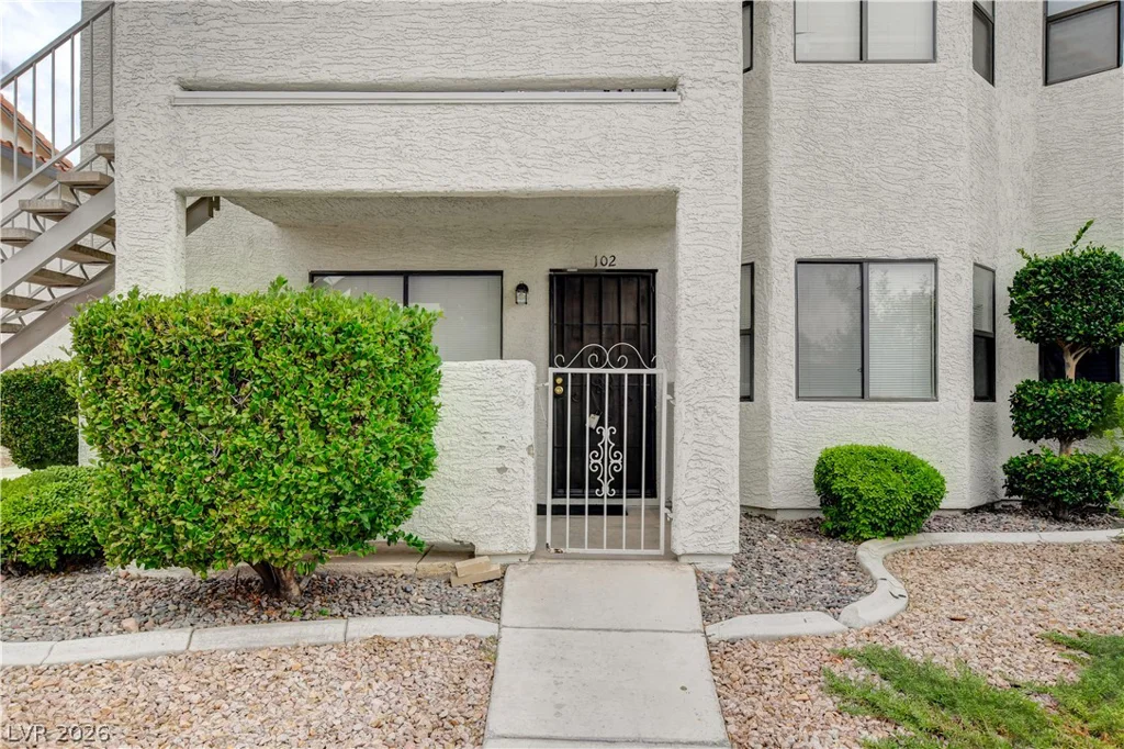 2713 Beaver Creek, Las Vegas, NV 89117
