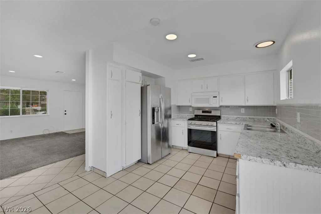 45 Sabino, Las Vegas, NV 89110