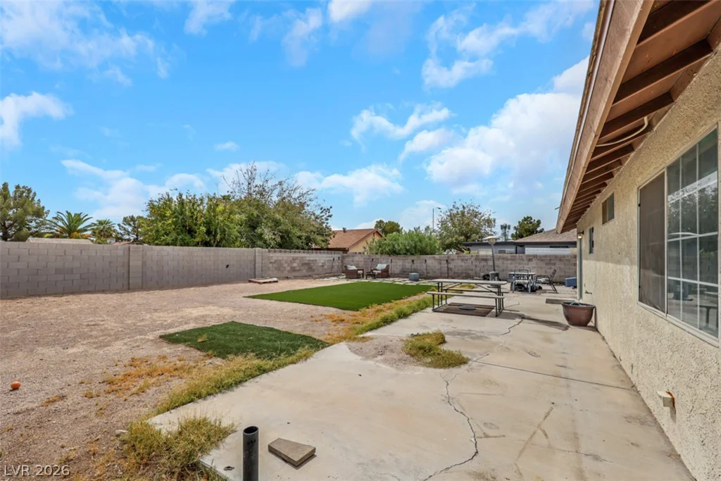 45 Sabino, Las Vegas, NV 89110