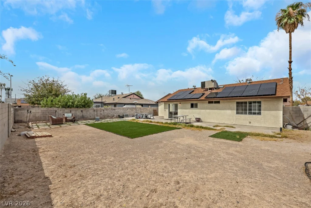 45 Sabino, Las Vegas, NV 89110