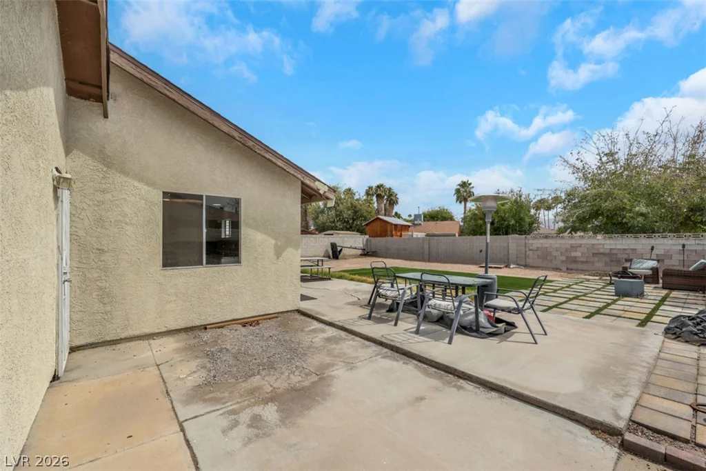 45 Sabino, Las Vegas, NV 89110