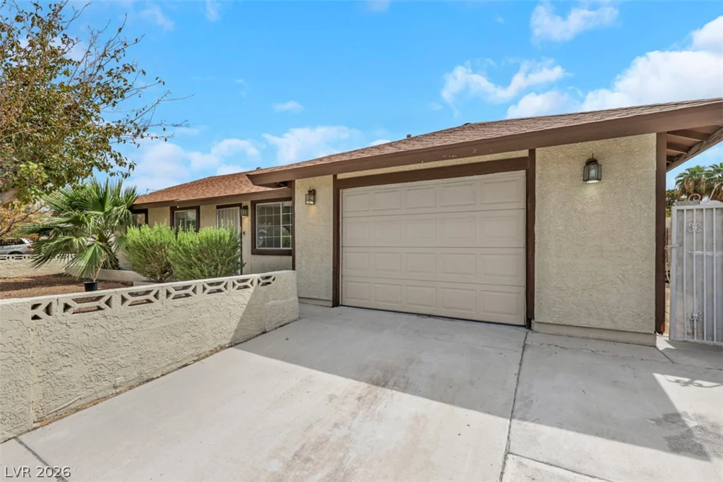 45 Sabino, Las Vegas, NV 89110