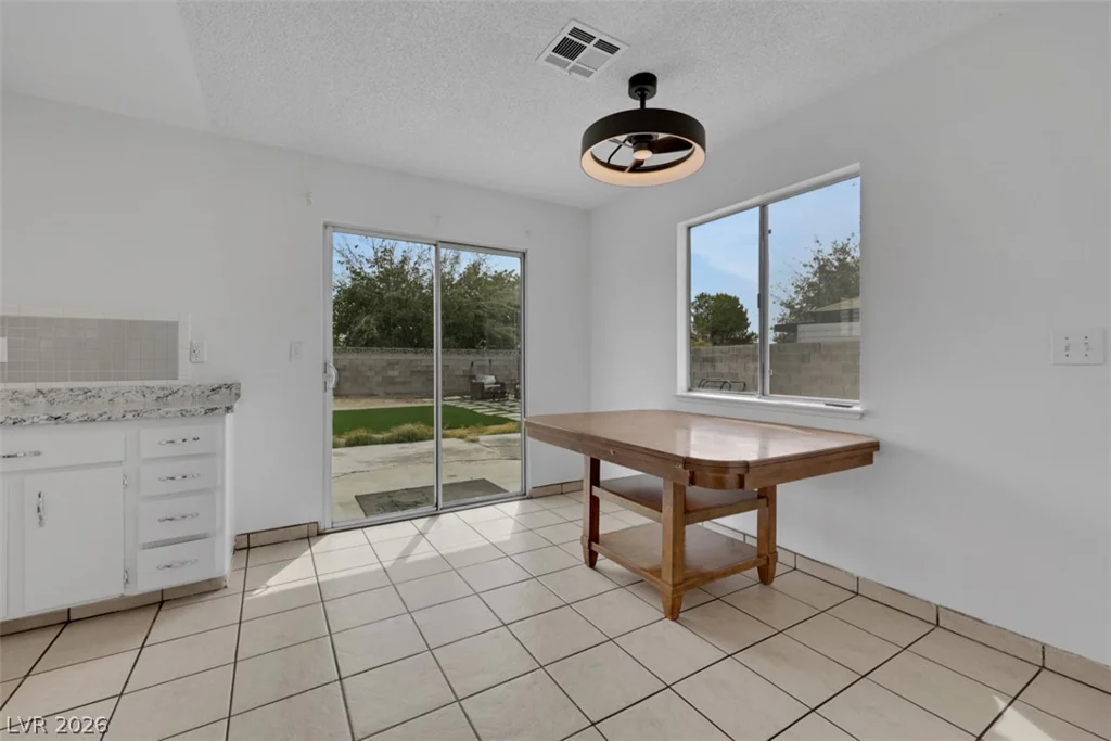 45 Sabino, Las Vegas, NV 89110